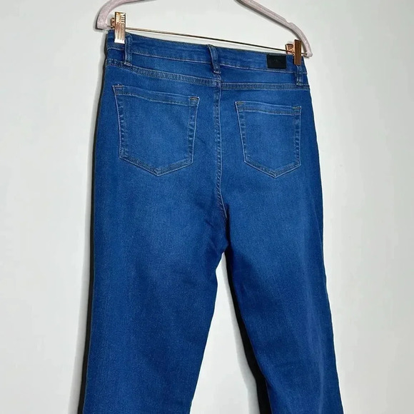 Jones NY Flare Leg Jeans - Picture 9 of 9